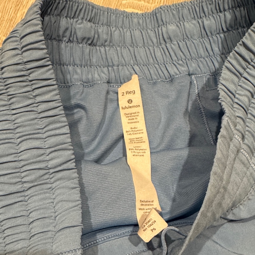 lululemon blue athletic shorts - Picture 2 of 3